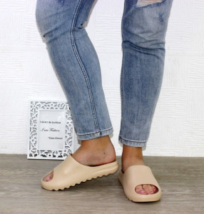 ���� ��������� Yeezy Slide ��� ���� �������� ������ ������ ������, ������ ��� 2